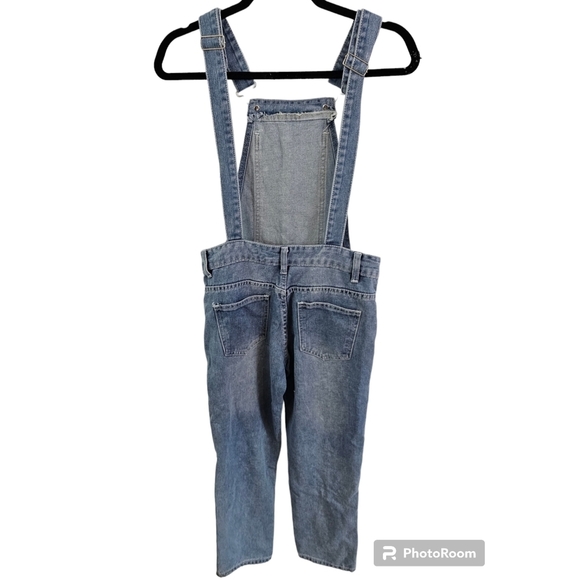 Boohoo Blues Size 0 Denim Overalls Distressed Capri Cropped Length - Picture 2 of 5